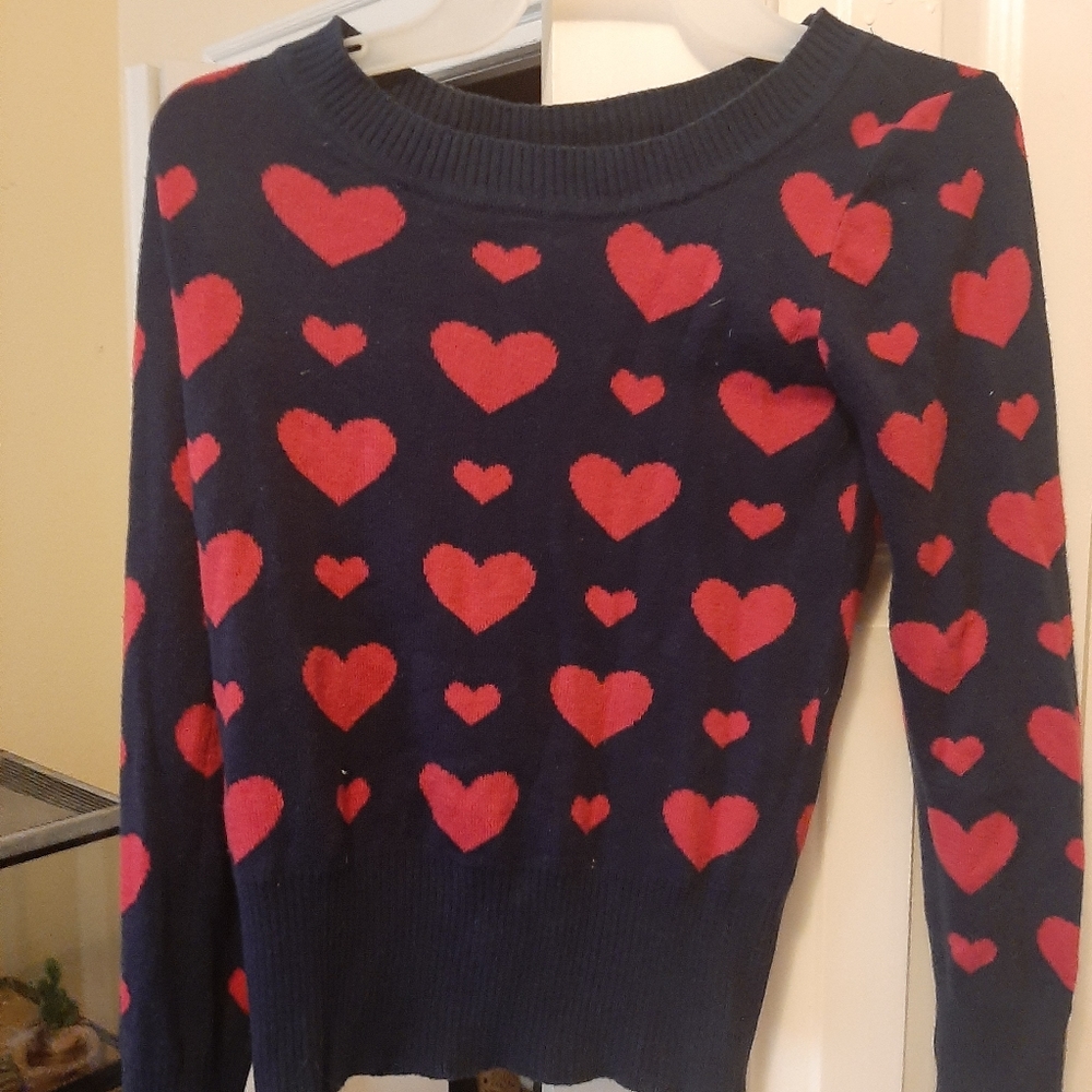 Vintage Y2K aesthetic Juniors Red Camel navy heart print sweater cute small